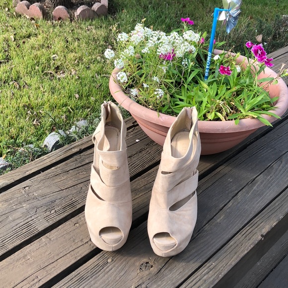 High heel shoes - Picture 2 of 5